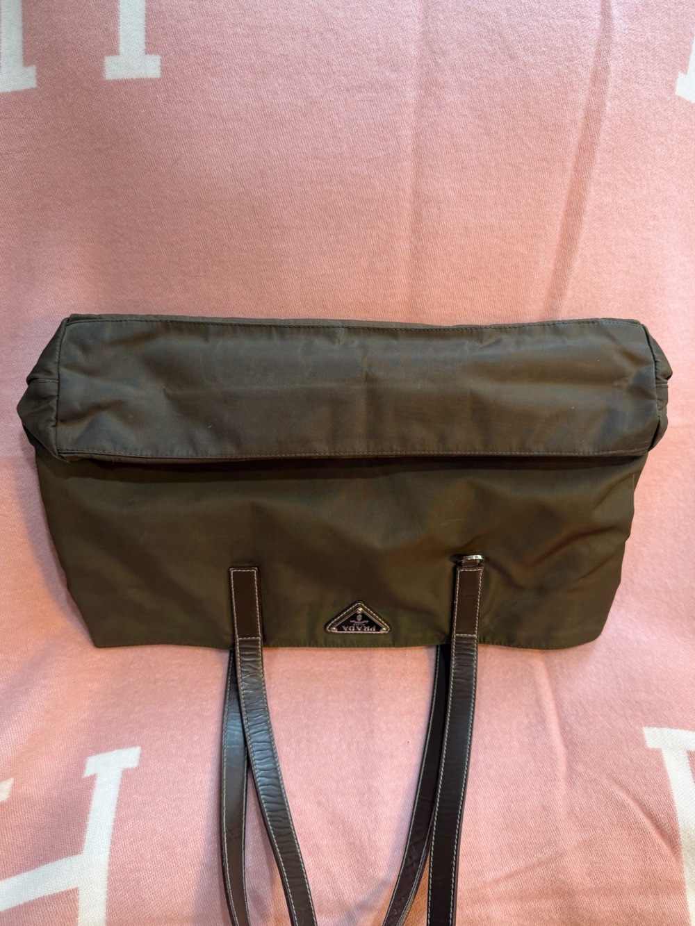 Prada⭐️Olive Green Nylon Bag! Leather. Offers welcome.⭐️ - Picture 13 of 14